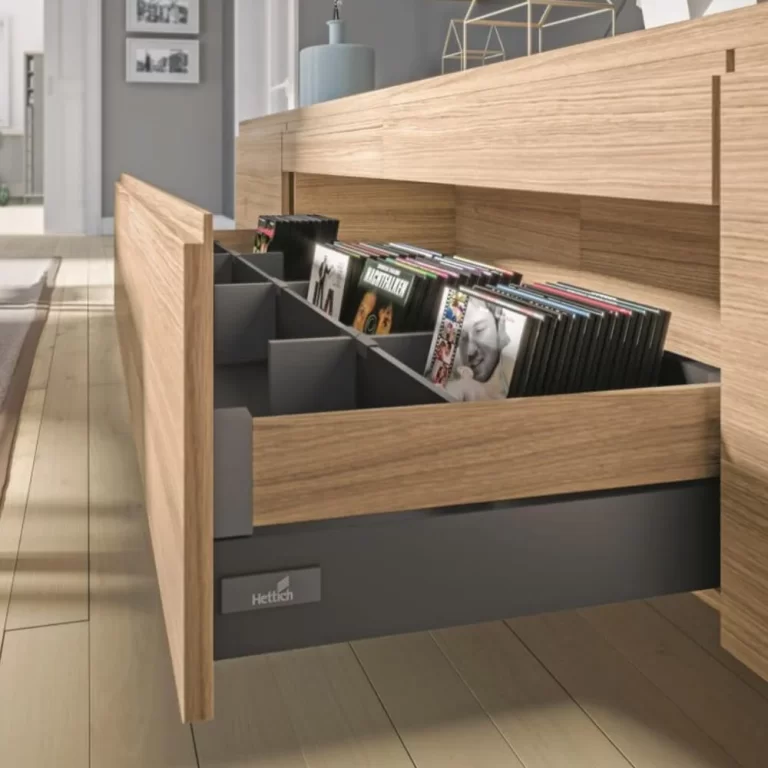 sertare-laterale-metalice-hettich-mobilier-premium-innotechatira-sufragerie