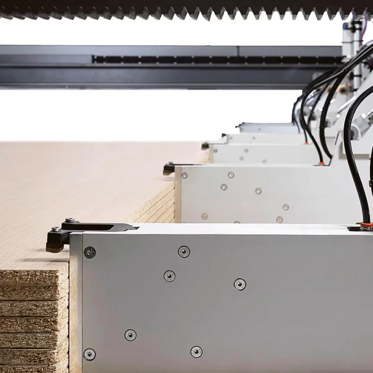 ROVER CUT echipament taiere panouri lemn