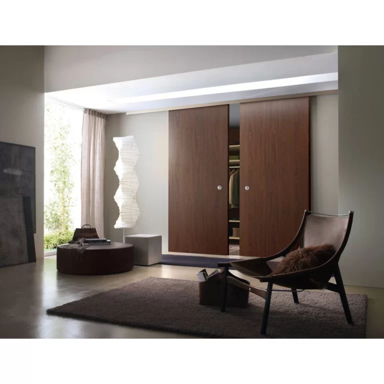 sistem pentru usa glisanta mare din lemn