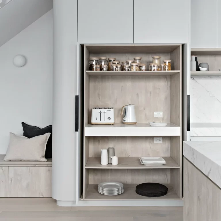 sistem usi retractabile