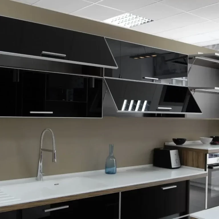 sticla corpuri bucatarie