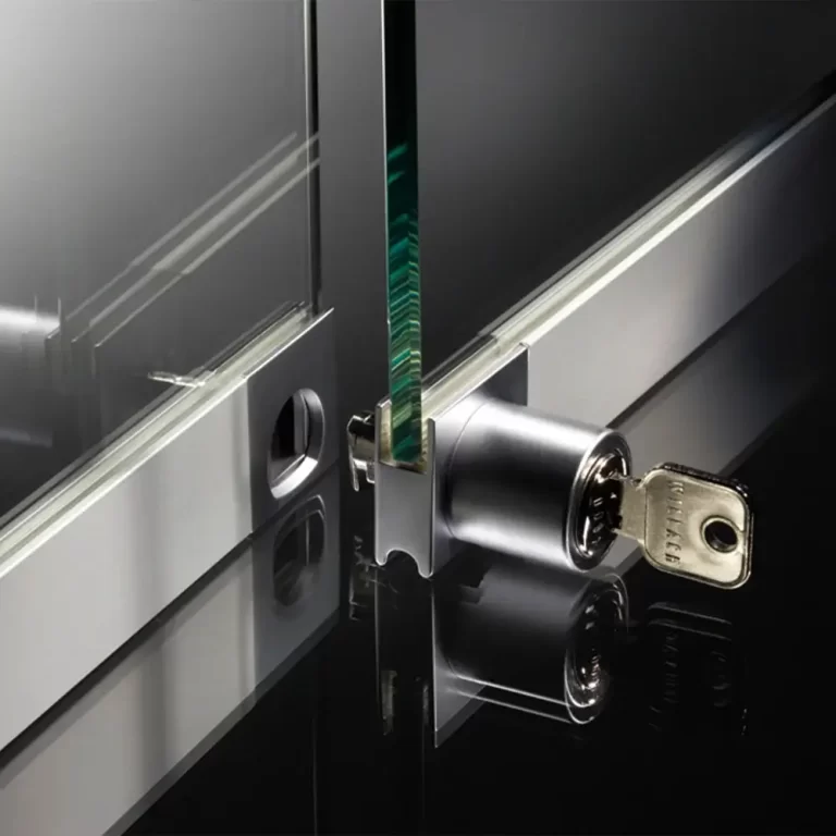 usi rezistente sticla