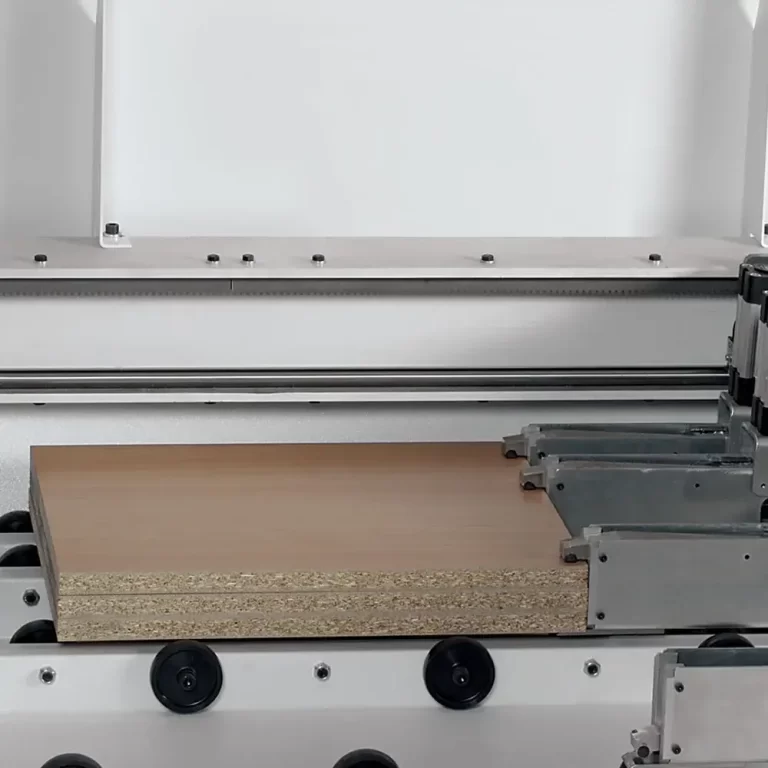 utilaj taiere panouri lemn