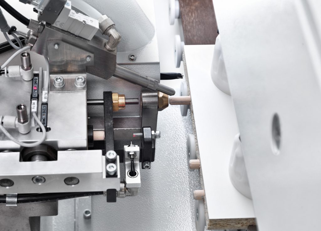 automatizare gaurire lemn