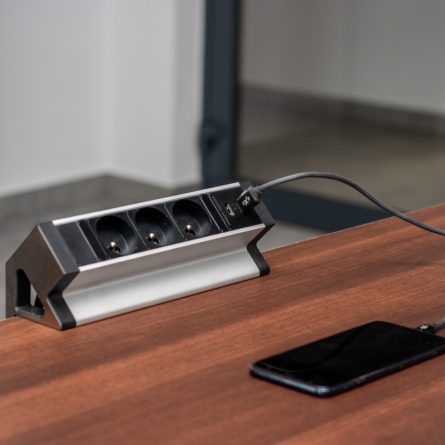desk box incarcare telefon